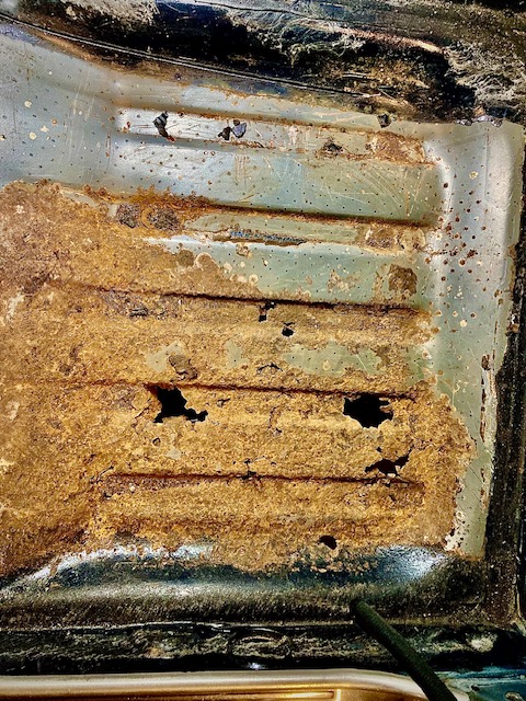 Volvo Amazon – Restoring a Rusty Rear Floor